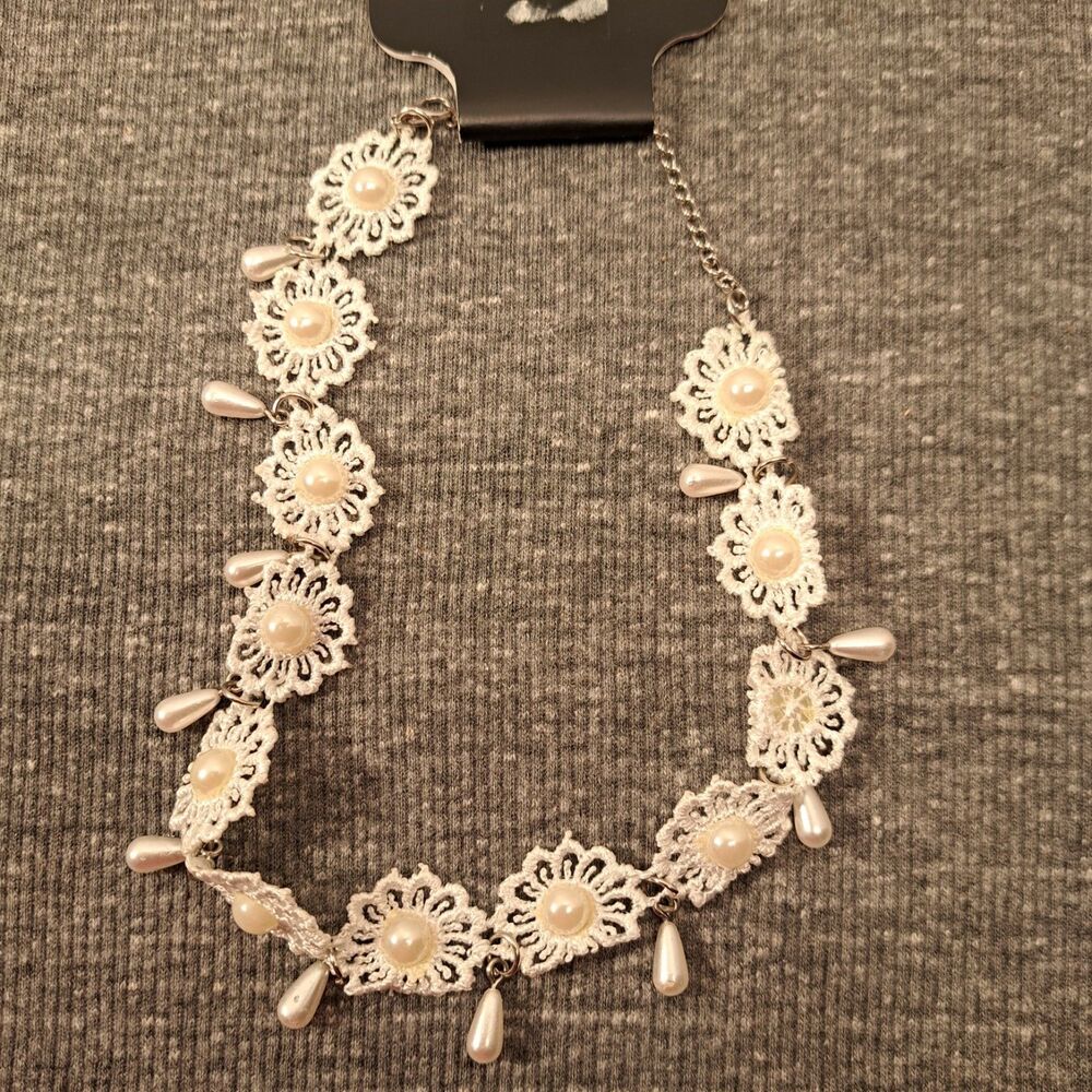 White And Cream Floral Pearl Necklace Vintage, Fairycore